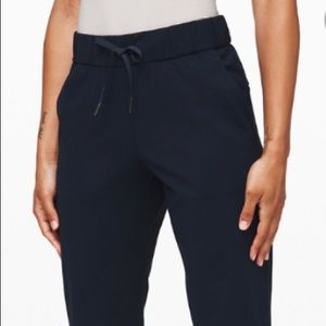 Lululemon On the Fly 7/8 Black Pant Size 4